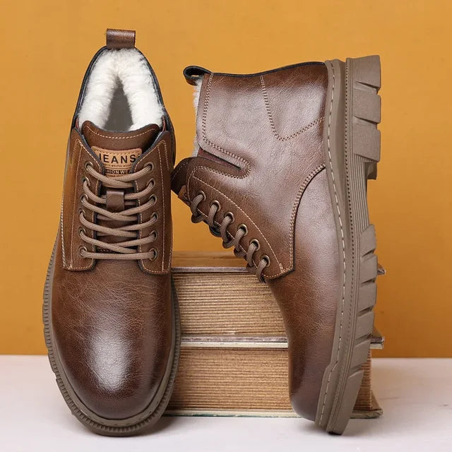 Bota Masculina de Inverno em Couro Tecnológico - Resistente e Elegante