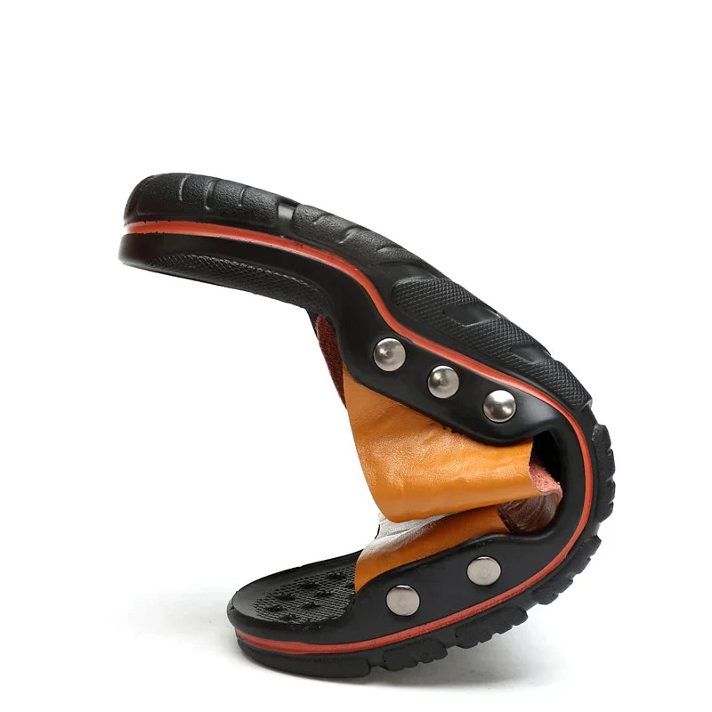 Sandália Masculina em Couro Tecnológico com Sola Ortopédica