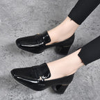 Scarpin Feminino em Couro Tecnológico: Conforto e Luxo para Seus Pés