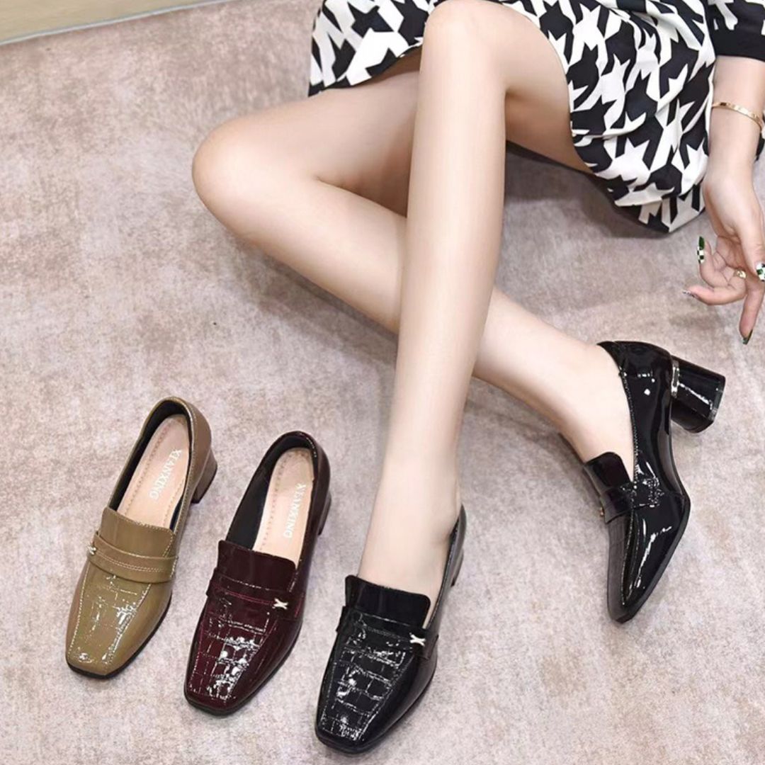 Scarpin Feminino em Couro Tecnológico: Conforto e Luxo para Seus Pés