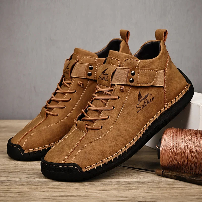 Bota Masculina em Couro Tecnológico: Conforto e Estilo Casual