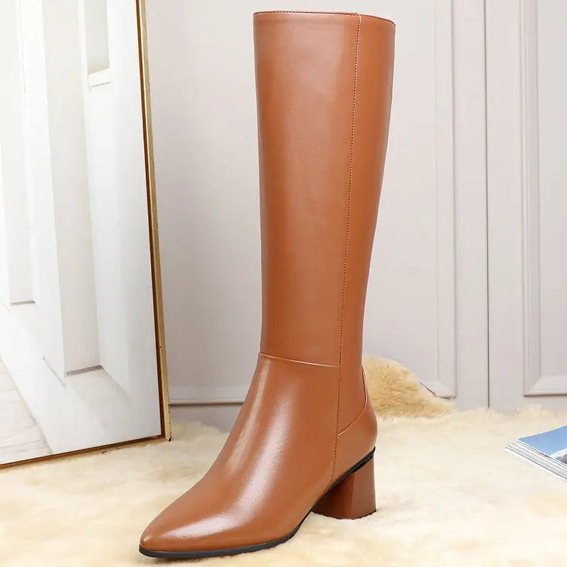 Bota Feminina em Couro Tecnológico - Elegância e Conforto Inverno