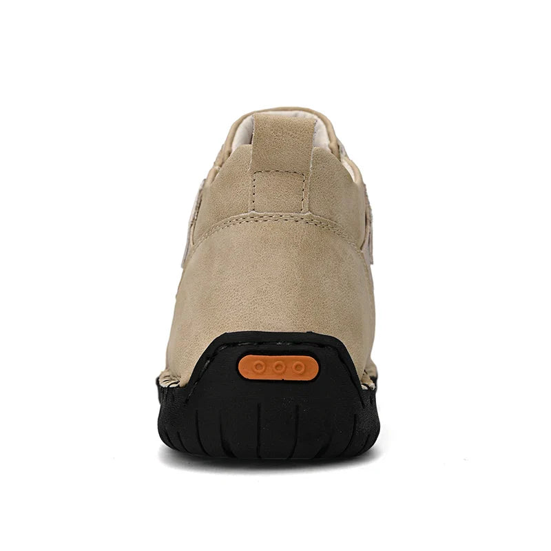 Bota Masculina em Couro Tecnológico: Conforto e Estilo Casual