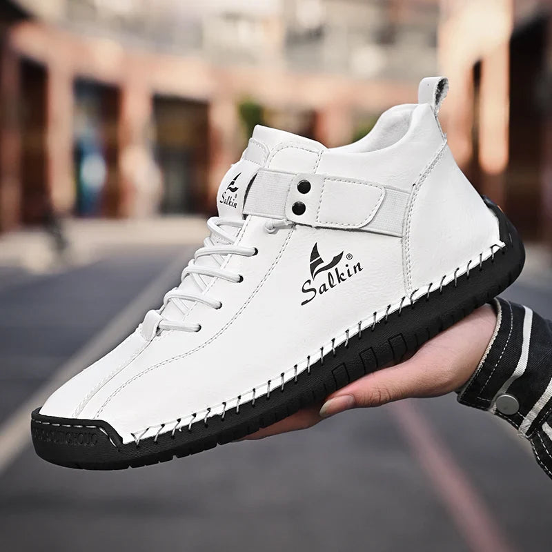 Bota Masculina em Couro Tecnológico: Conforto e Estilo Casual