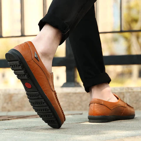 Mocassim Masculino em Couro Genuíno com Palmilha Confortável