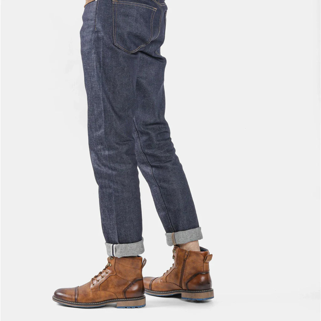 Bota Masculina em Couro Genuíno: Estilo e Durabilidade Urbanos