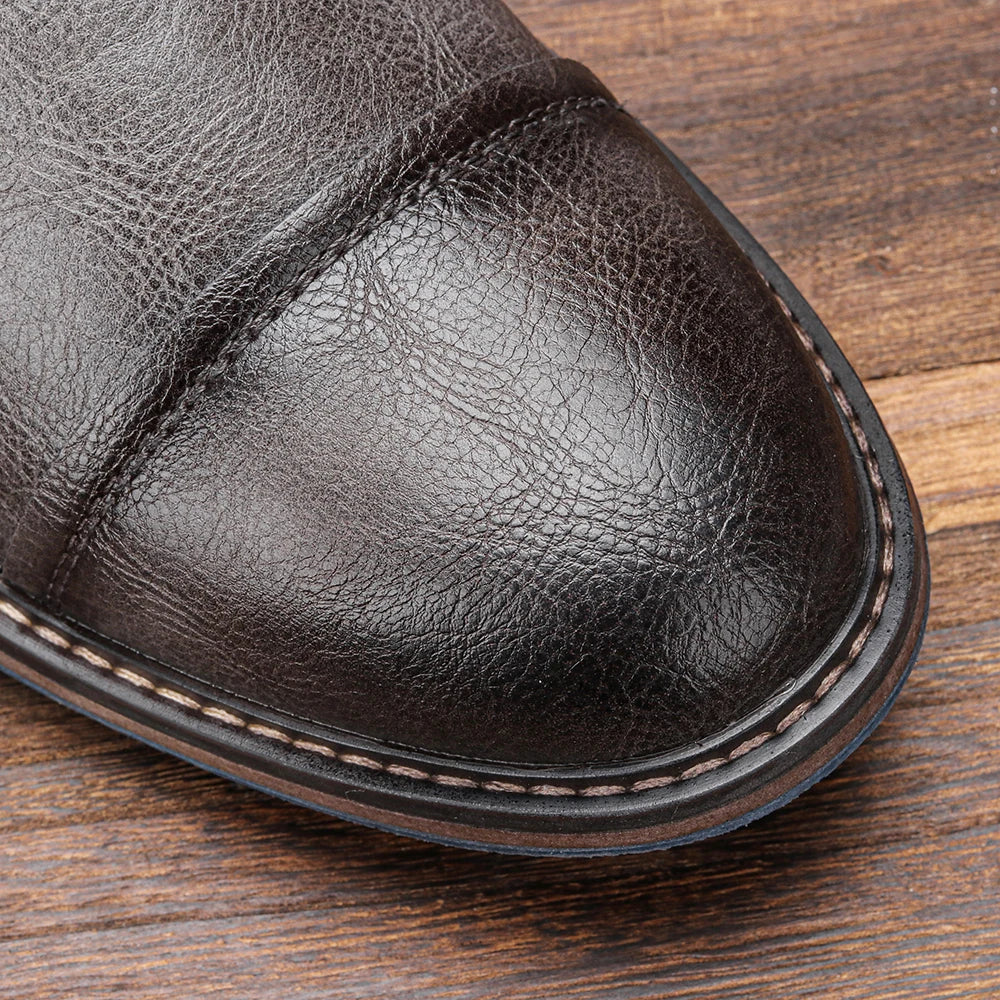Bota Masculina em Couro Impermeável - Estilo e Durabilidade