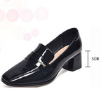 Scarpin Feminino em Couro Tecnológico: Conforto e Luxo para Seus Pés