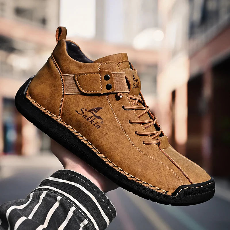 Bota Masculina em Couro Tecnológico: Conforto e Estilo Casual