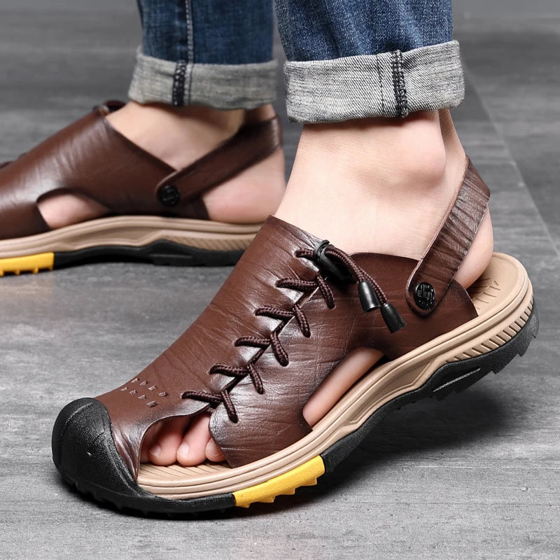 Sandália Masculina em Couro Tecnológico com Conforto Ortopédico