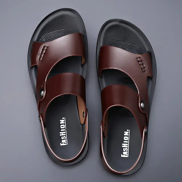 Sandália Masculina em Couro Tecnológico com Sola Ortopédica Confortável