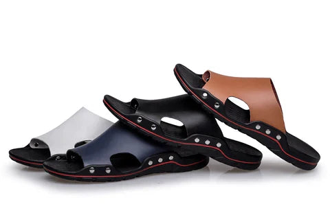 Sandália Masculina em Couro Tecnológico com Solado Ortopédico