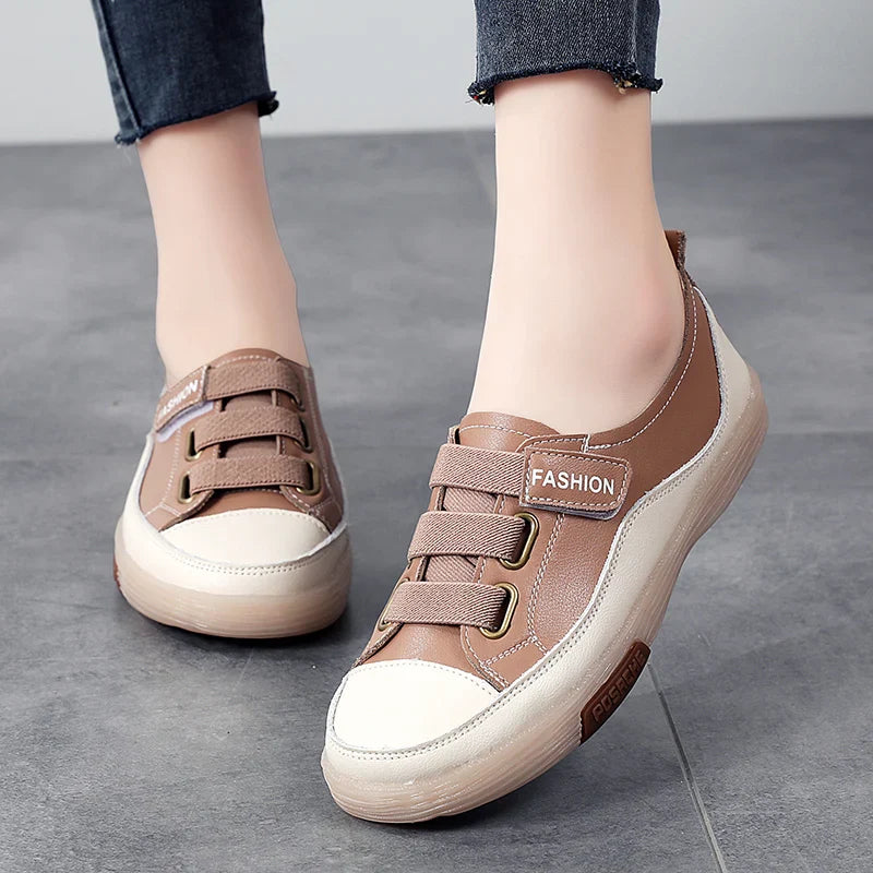 Tênis Feminino em Couro Tecnológico: Conforto e Sofisticação