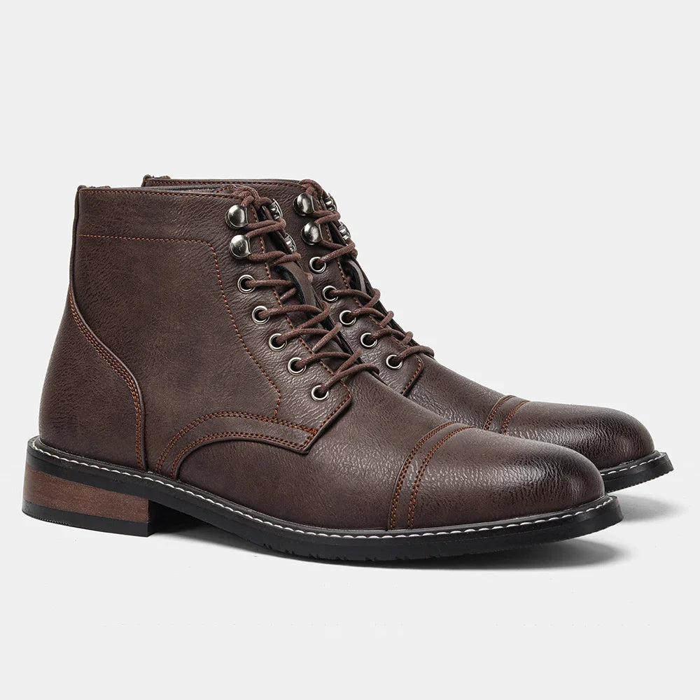 Bota Masculina em Couro Tecnológico: Luxo e Conforto Garantidos