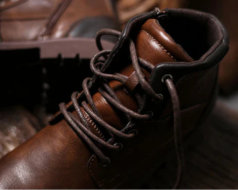 Bota Masculina de Couro Impermeável - Estilo e Durabilidade 15cm