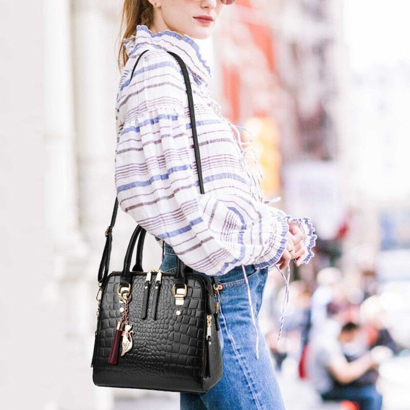 Bolsa Feminina em Couro Tecnológico com Design Luxuoso e Amplo Espaço