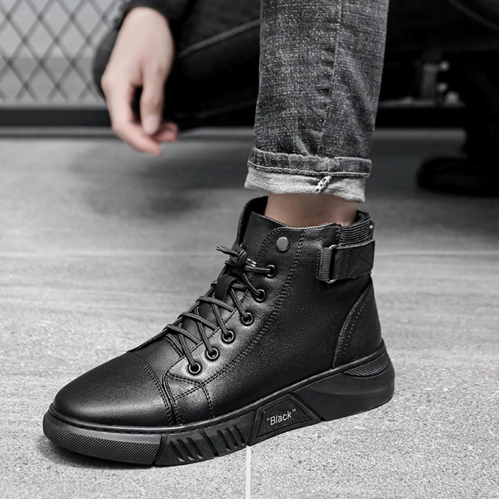 Bota Masculina em Couro Tecnológico - Conforto e Estilo Casual