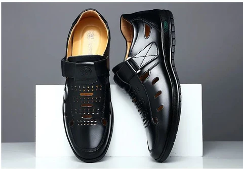 Sandália Masculina em Couro Tecnológico: Conforto e Estilo Elegante