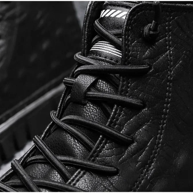 Bota Masculina em Couro Tecnológico Impermeável e Resistente