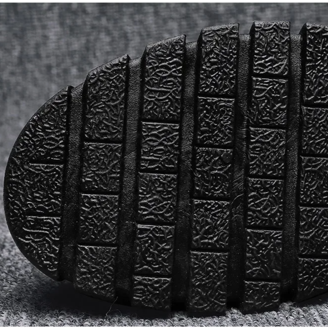 Bota Masculina em Couro Tecnológico Impermeável e Resistente