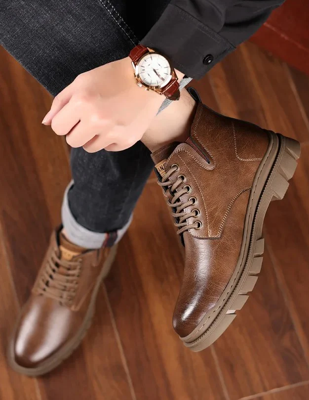 Bota Masculina de Inverno em Couro Tecnológico - Resistente e Elegante