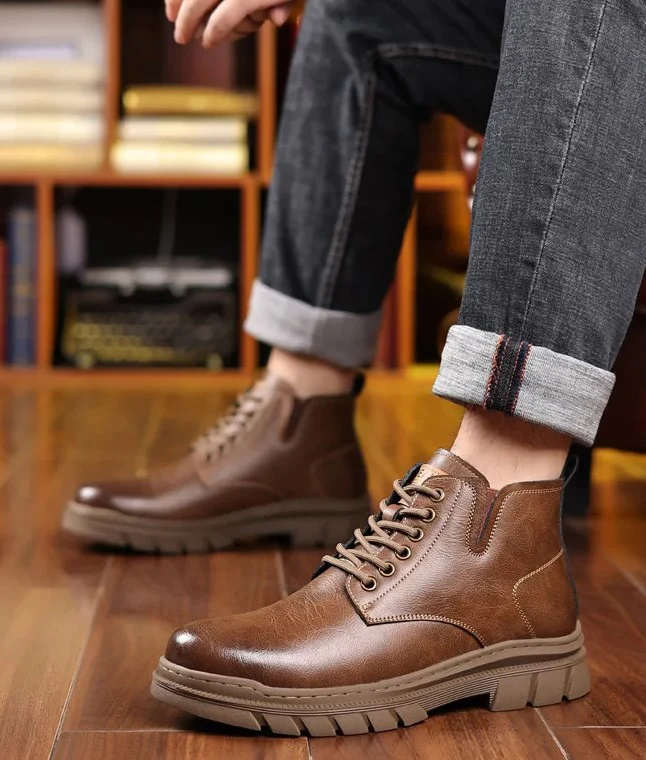 Bota Masculina de Inverno em Couro Tecnológico - Resistente e Elegante