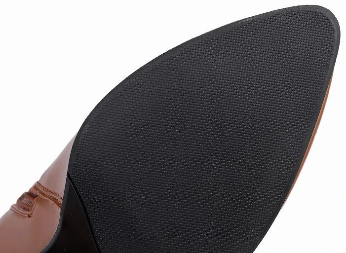 Bota Feminina em Couro Tecnológico - Elegância e Conforto Inverno