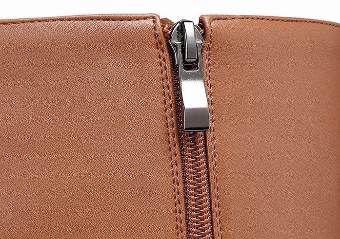 Bota Feminina em Couro Tecnológico - Elegância e Conforto Inverno