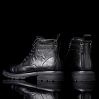 Bota Unissex em Couro Tecnológico: Elegância e Durabilidade Superior