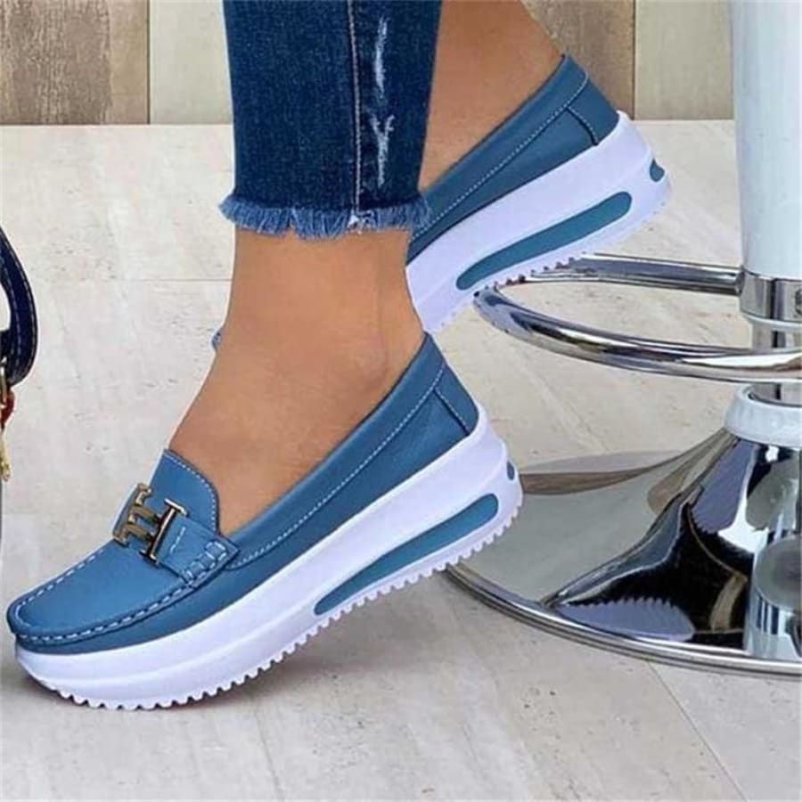 Mocassim Feminino em Couro Genuíno: Conforto e Estilo Moderno
