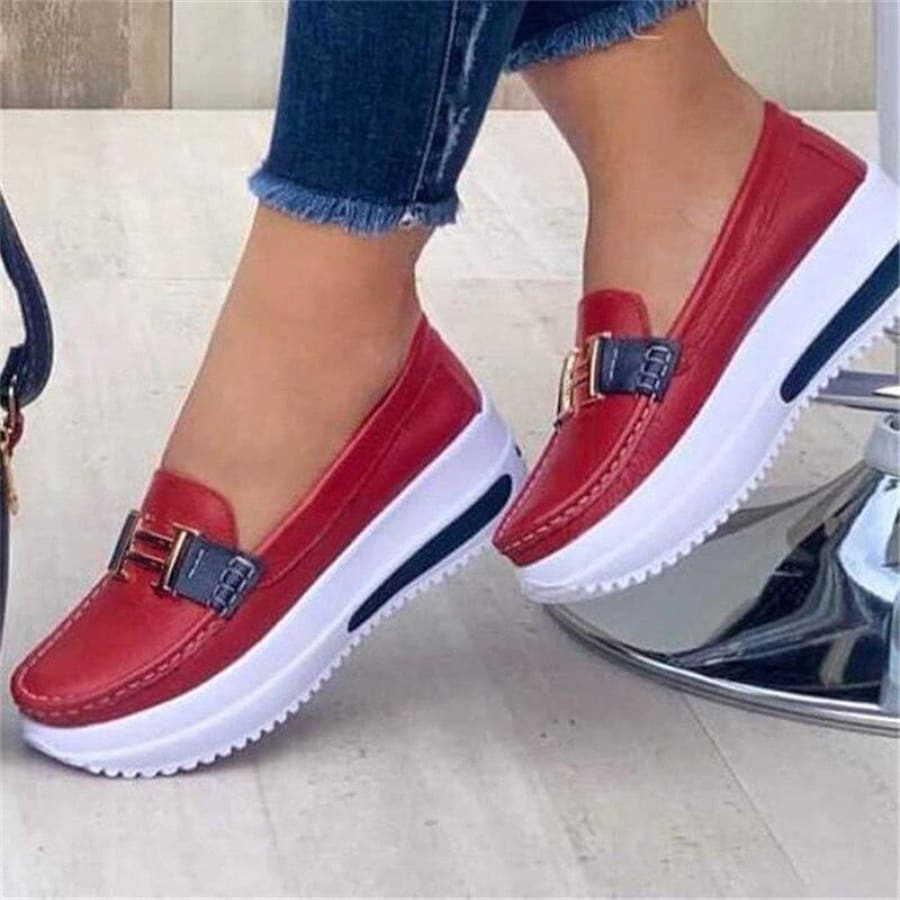 Mocassim Feminino em Couro Genuíno: Conforto e Estilo Moderno