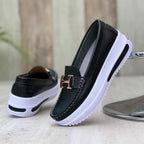 Mocassim Feminino em Couro Genuíno: Conforto e Estilo Moderno