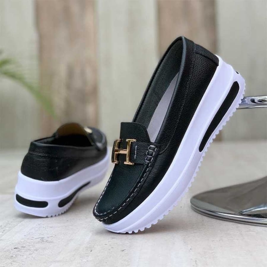 Mocassim Feminino em Couro Genuíno: Conforto e Estilo Moderno