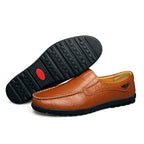 Mocassim Masculino em Couro Tecnológico: Elegância e Conforto Duradouros