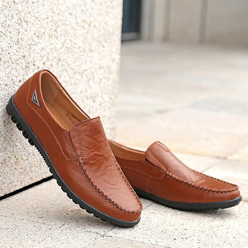Mocassim Masculino em Couro Tecnológico: Elegância e Conforto Duradouros