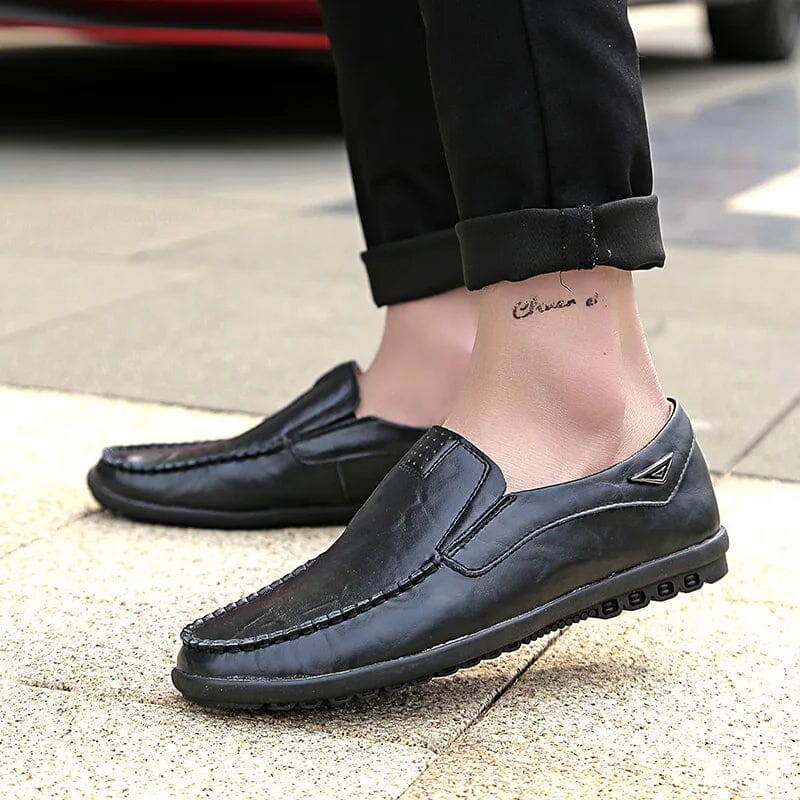 Mocassim Masculino em Couro Tecnológico: Elegância e Conforto Duradouros