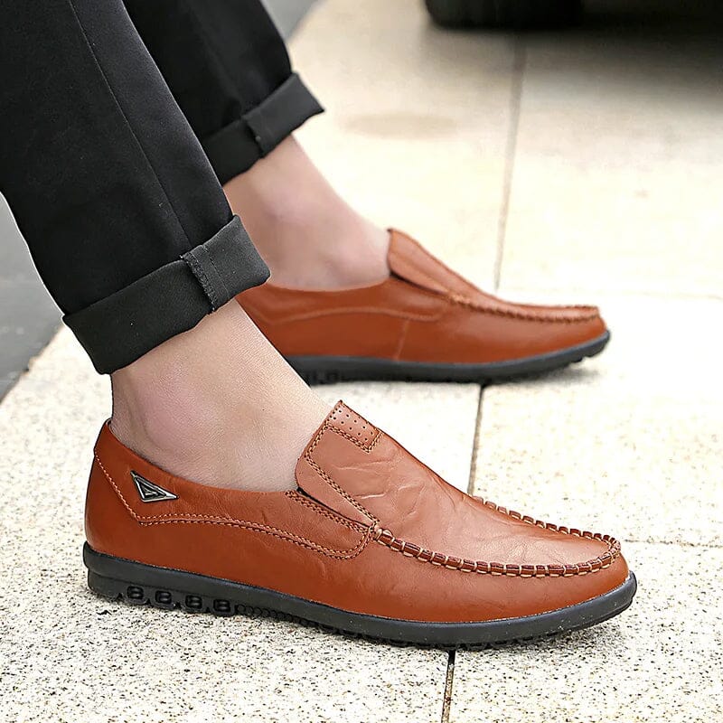 Mocassim Masculino em Couro Tecnológico: Elegância e Conforto Duradouros