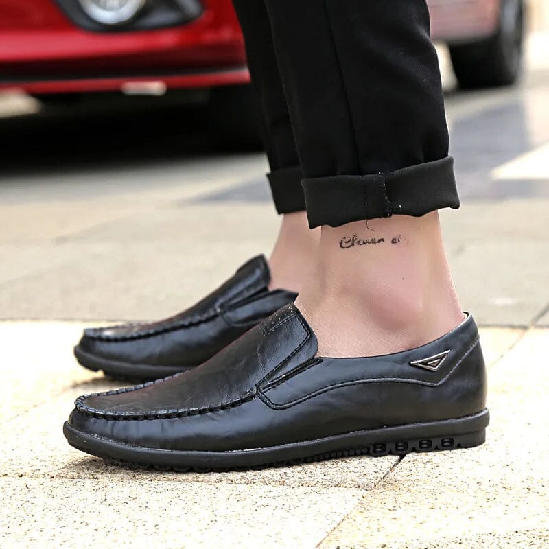 Mocassim Masculino em Couro Tecnológico: Elegância e Conforto Duradouros