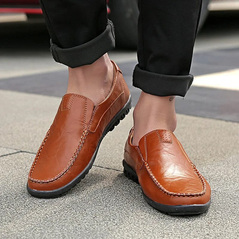 Mocassim Masculino em Couro Tecnológico: Elegância e Conforto Duradouros