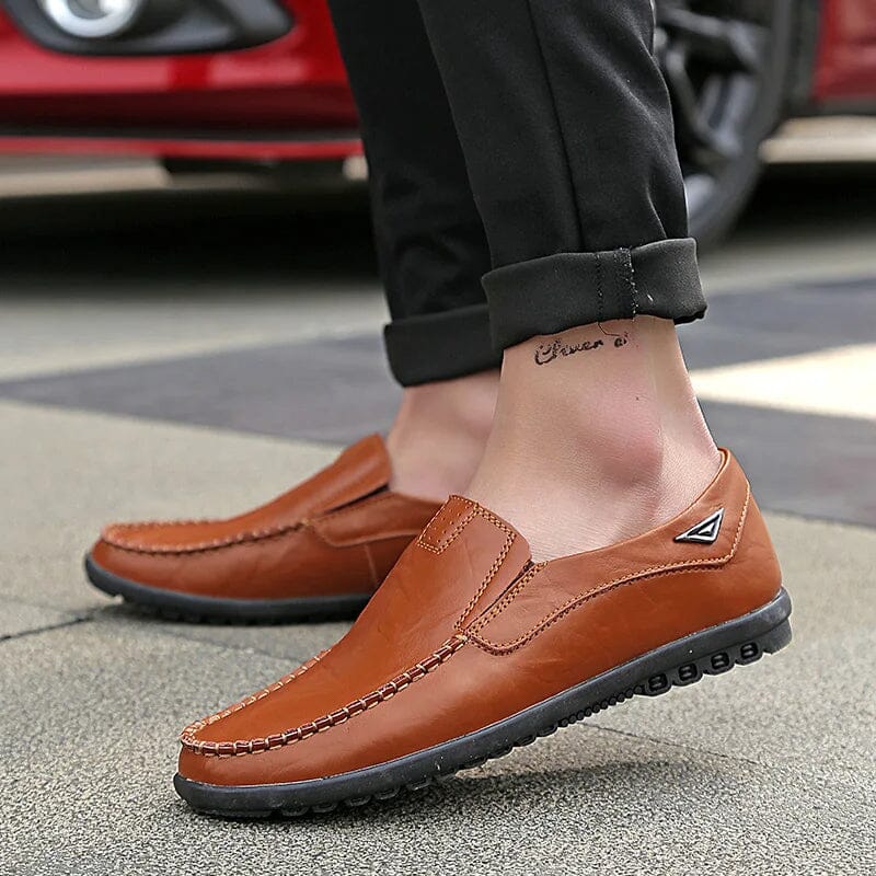 Mocassim Masculino em Couro Tecnológico: Elegância e Conforto Duradouros