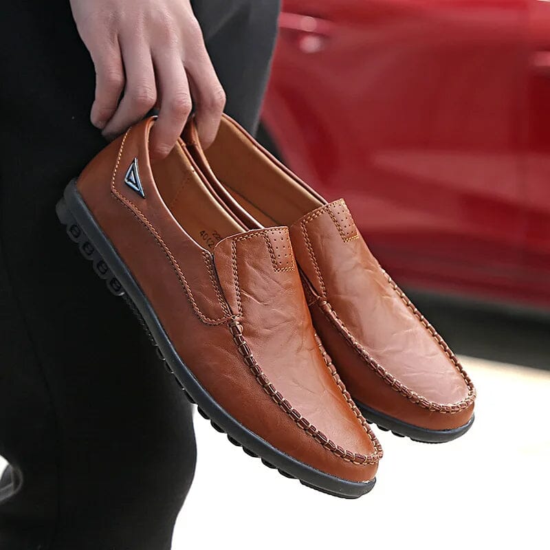 Mocassim Masculino em Couro Tecnológico: Elegância e Conforto Duradouros