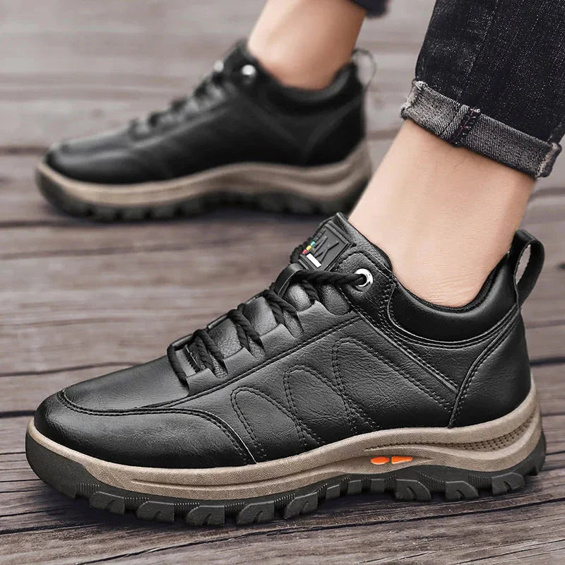 Tênis Masculino em Couro Tecnológico - Conforto e Estilo Diário