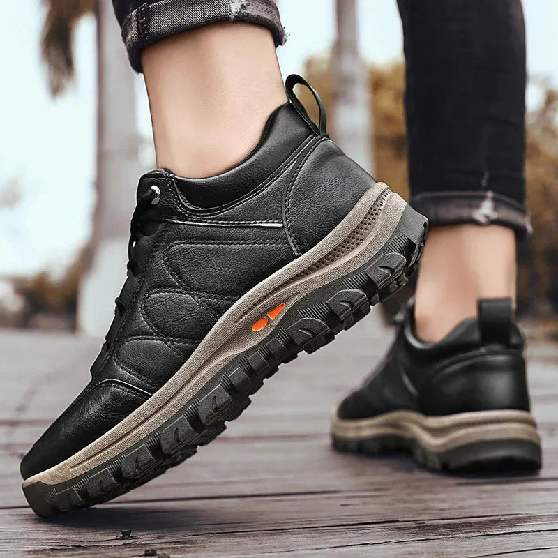 Tênis Masculino em Couro Tecnológico - Conforto e Estilo Diário