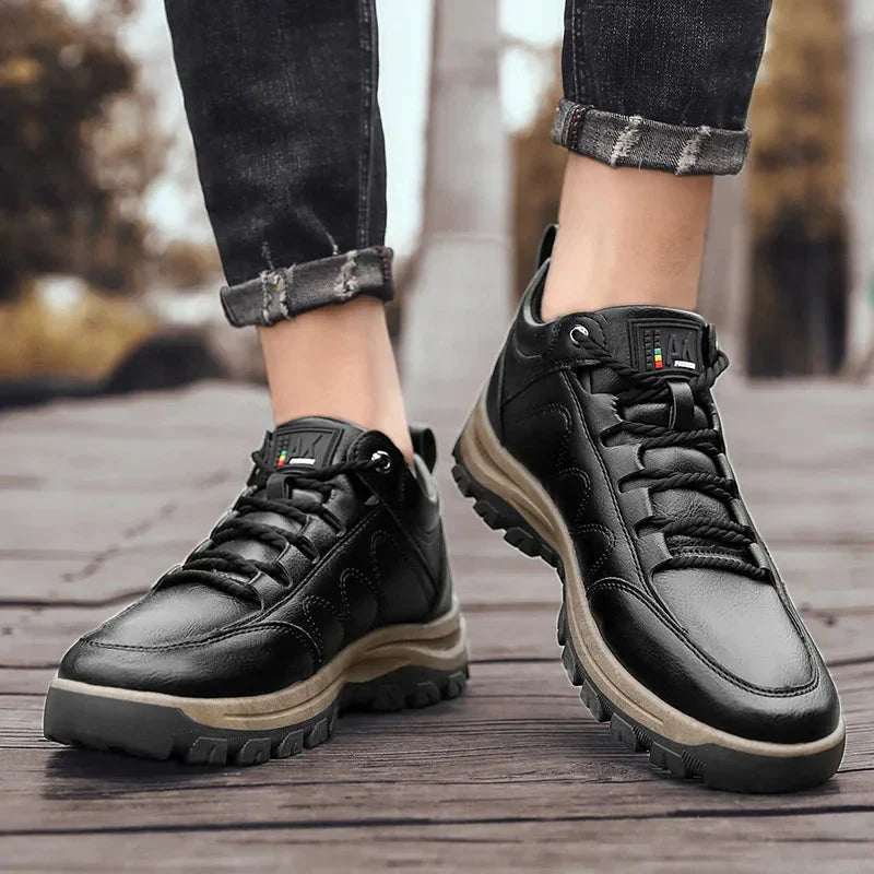 Tênis Masculino em Couro Tecnológico - Conforto e Estilo Diário