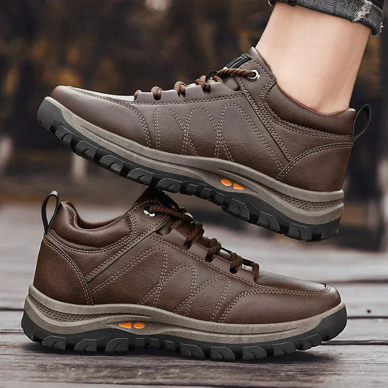 Tênis Masculino em Couro Tecnológico - Conforto e Estilo Diário